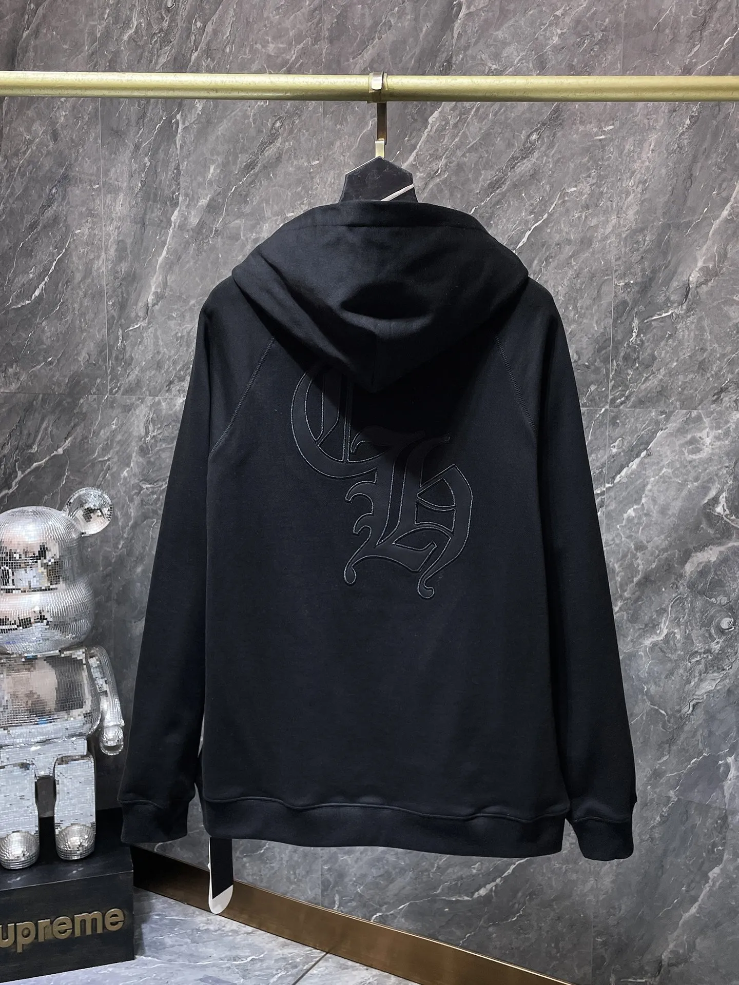 P260 Chrome Hearts Classic Dark Series Crow Cross Embroidery Patch Leather Hooded Sweatshirt Improved customized version of 1:1 high-weight high-quality fabric Recommended Color: Gray Black Size: S, M, L, XL